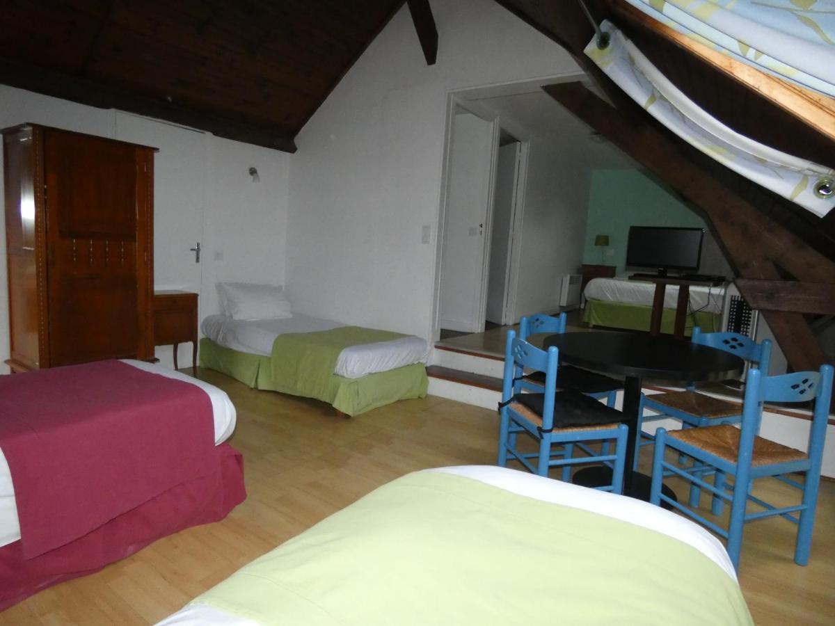 Logis Hotel Restaurant Auberge Saint Martin Surville  Exterior foto